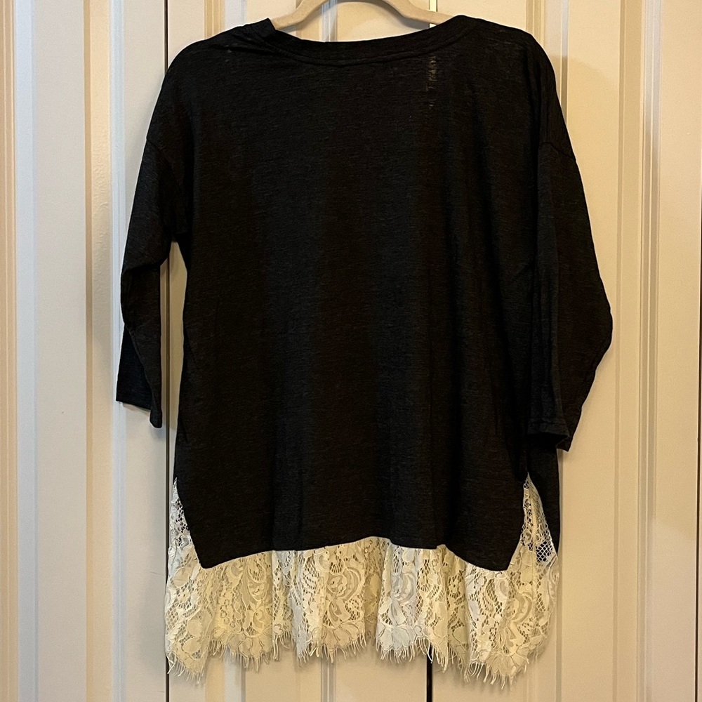 NWT Umgee Grey T Shirt with Lace Size S - Picture 2 of 11